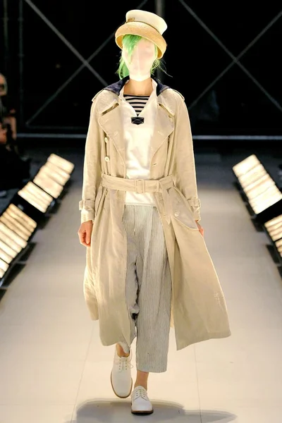 Look 25